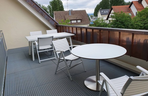 Moos Apartment | höriHaus 1804 - Apartment "Seeblick": Quiet, less than 200m from the lake, restaurants, Edeka