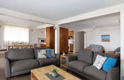 Bargara Apartment | Horizons 3 & 3a/16 Miller Street Bargara