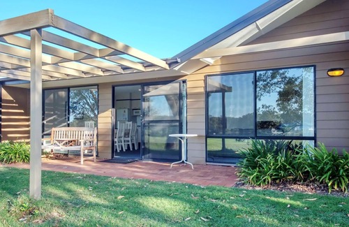 Salamander Bay Villa | Horizons Retreat
