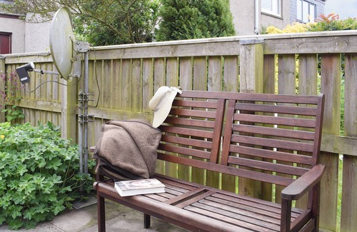 Freuchie Cottage | Horseshoe Cottage is cosy and welcoming, perfect for a romantic break.