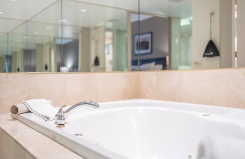 Oro-Medonte Apartment | Horseshoe Valley Suites - The Azure