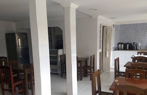 Jardim Olinda Apartment | Hospedagem Central - Suíte 01 - Cabo Frio - Aluguel Econômico