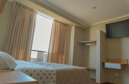 Coronel Gregorio Albarracin Lanchipa Hotel | Hospedaje Andina H&M