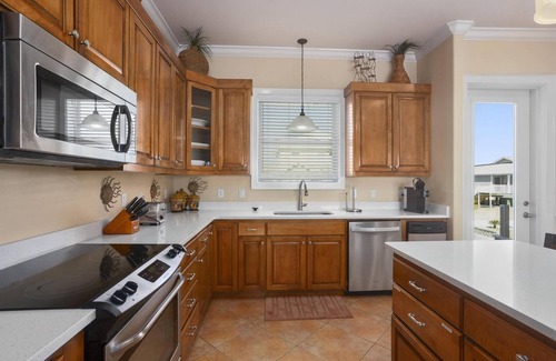 Villa Primera House | Host an event or large family gathering at this relaxing Gulf front home!
