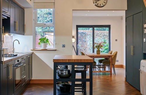 Liverpool House | Host Stay 19 Garswood