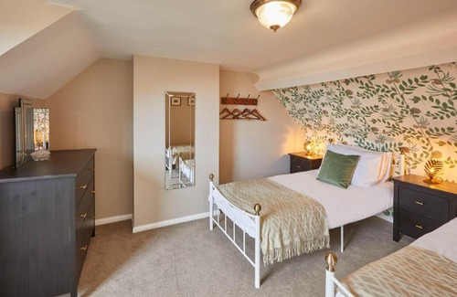 Whitby House | Host & Stay - Adventure House