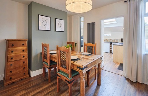 Matlock House | Host Stay Church View Cottage