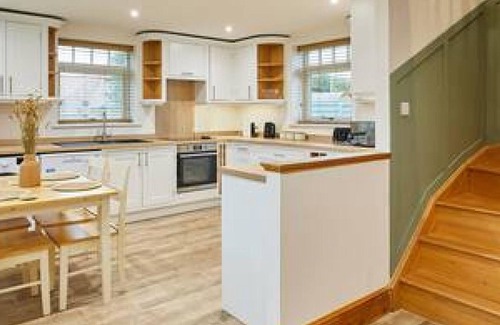 Alne House | Host Stay Fawcett Cottage