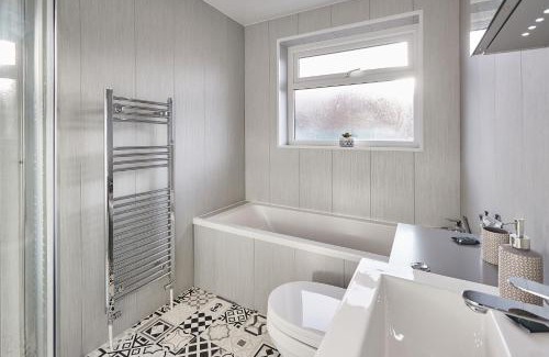 Saltburn-by-the-Sea House | Host & Stay - Station Cottage