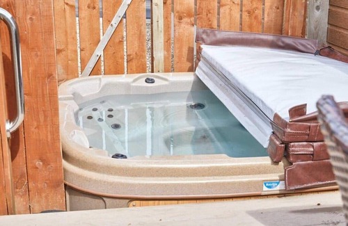 Morpeth Cabin | Host & Stay | Yolo Lodge
