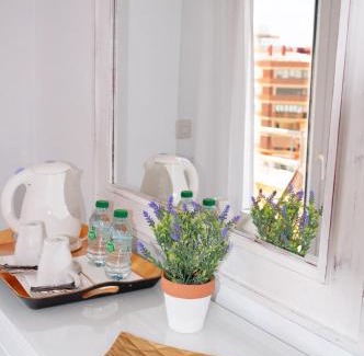 Denia House | Hostal Comercio