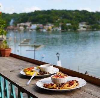 Flores House | Hostal Don Cenobio
