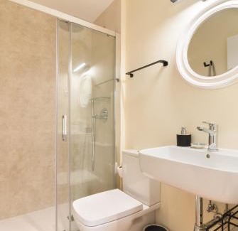 Literary Quarter Hostel | Hostal Evoke Madrid