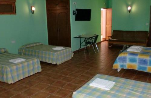Alcaracejos House | Hostal las Tres Jotas