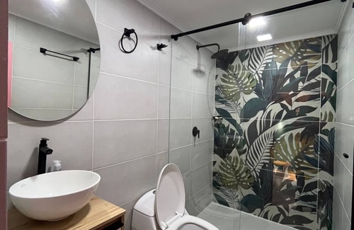 Villa Hermosa House | Hostal Pacifico Encanto, Your home in Medellin!