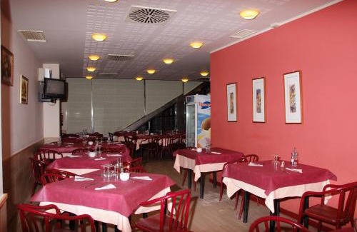 Alagon House | Hostal Restaurante Baraka