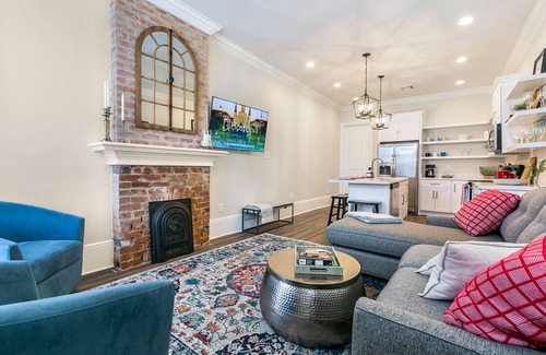 Faubourg Lafayette House | Hosteeva 3BR Steps to St. Charles Ave