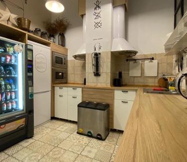 Campoamor Hostel | Hostel Numero Trece - FREE towels, coffee & tea, remote check-in