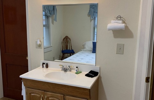 Gasquet Apartment | Hostel Rooms