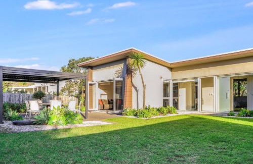 Matarangi House | Hosts on the Coast Titoki Magic