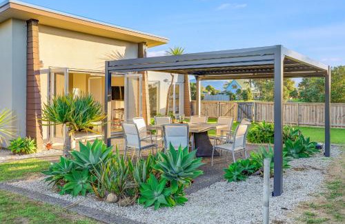 Matarangi House | Hosts on the Coast Titoki Magic