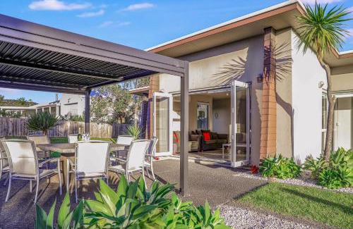 Matarangi House | Hosts on the Coast Titoki Magic