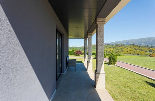 Miguas House | HostWise – Douro View Villa w/10 Suites and Pool