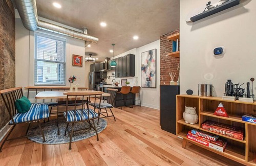 Central Northside House | ★HostWise Stays★ Game Lounge | Fire Pit | "Cool Vibes" | Great Location