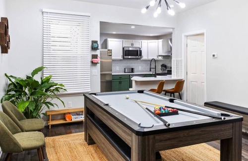 Pittsburgh House | ★HostWise Stays★ Private Hot Tub | King beds |1 Block from Butler!
