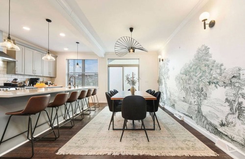 Central Northside House | ★HostWise Stays★ Rooftop Deck ★ Garage ★ New Build ★ Great Location