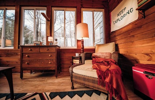 Tobyhanna House | Hot Cocoa Bar + 4 Season Porch w/Wood Stove
