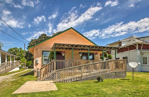 Hot Springs House | Hot Springs Home - Walk to Oaklawn Casino!