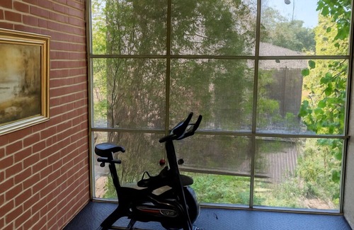 Sylvan Hills House | Hot Tub 8 min to Downtown & Airport Sleeps 6