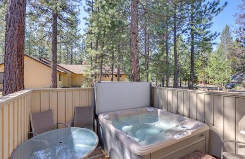 Deer Park House | Hot Tub and SHARC Passes Renovated Sunriver Retreat