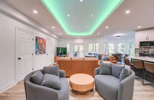 Jasper House | Hot Tub, Decks & 2 Kitchens: Mtn-View Jasper Gem!