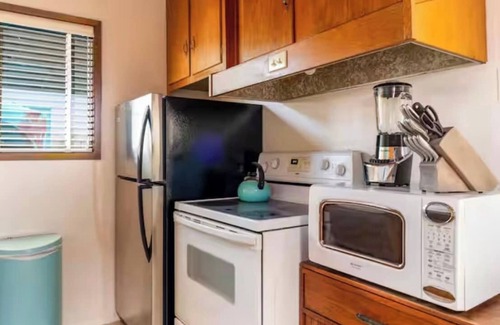 Wonder Valley House | Hot Tub | Fire Pit | Relaxing Day Bed |Dogs Ok