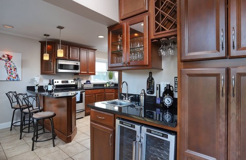 Saugatuck House | Hot tub! Firepit! Walk to Downtown. By Ivy House.