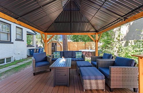 Burns Park House | Hot Tub | Game Room | Sauna | Deck | Fire Pit | Walk to Stadium/Downtown/Park
