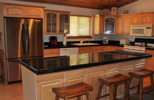 The Village Cabin | Hot Tub-Game Tables Aspen Glen