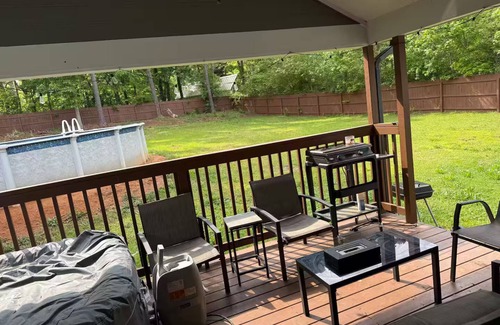 Douglasville House | Hot Tub Getaway 25 Min Drive to ATL Airport