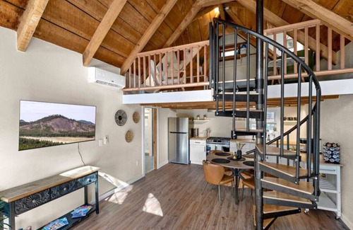 Kachina Village Apartment | Hot Tub King Fast WiFi
