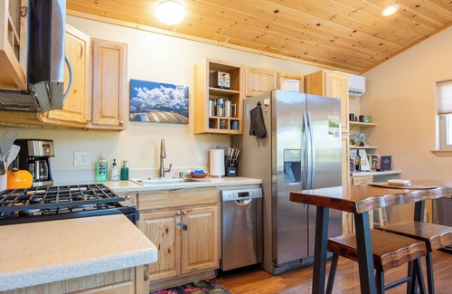 Cornville Cottage | Hot Tub, Pool, King Bed, Views, Easy Access to Sedona! @ Stargazer Cottage!