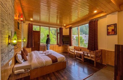 Manali House | Hotel 17 Miles Stone, Manali By Shivaneel Hospitality