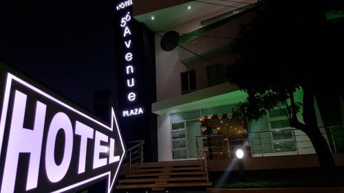 Metropolitana Hotel | Hotel 56 Avenue Plaza