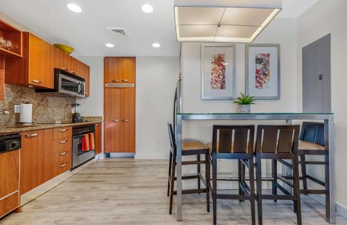 Brickell Apartment | Hotel AKA Suite
