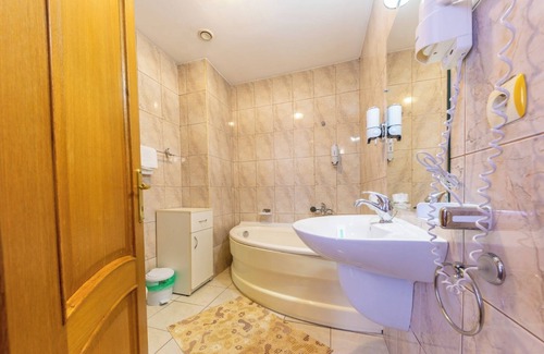 Sector 2 Hotel | Hotel Amphitryon Premium