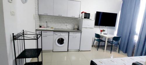 Bat Yam Apartment | Hotel Apartment Colony Beach Tel Aviv Bat Yam 9