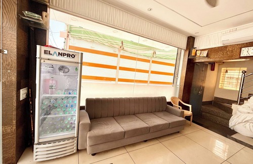 Ujjain Hotel | Hotel Apple Palace - Prime Located