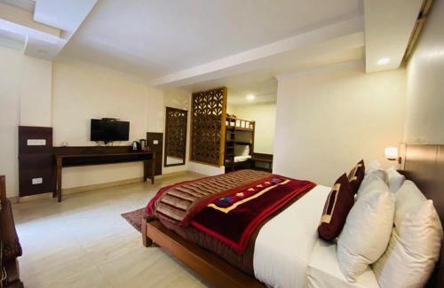 Nainital Hotel | Hotel Aroma Nainital In house parking