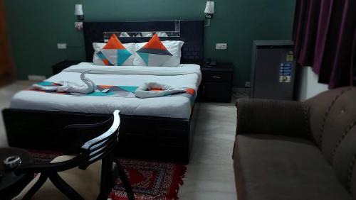Noida House | Hotel Ashray Noida